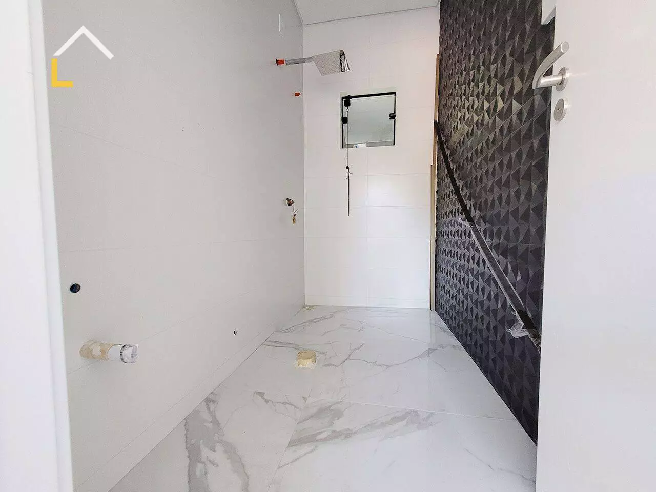 Imagem Sobrado com 3 Quartos à Venda, 160 m²em Saguaçu - Joinville Imagem Sobrado com 3 Quartos à Venda, 160 m²em Saguaçu - Joinville