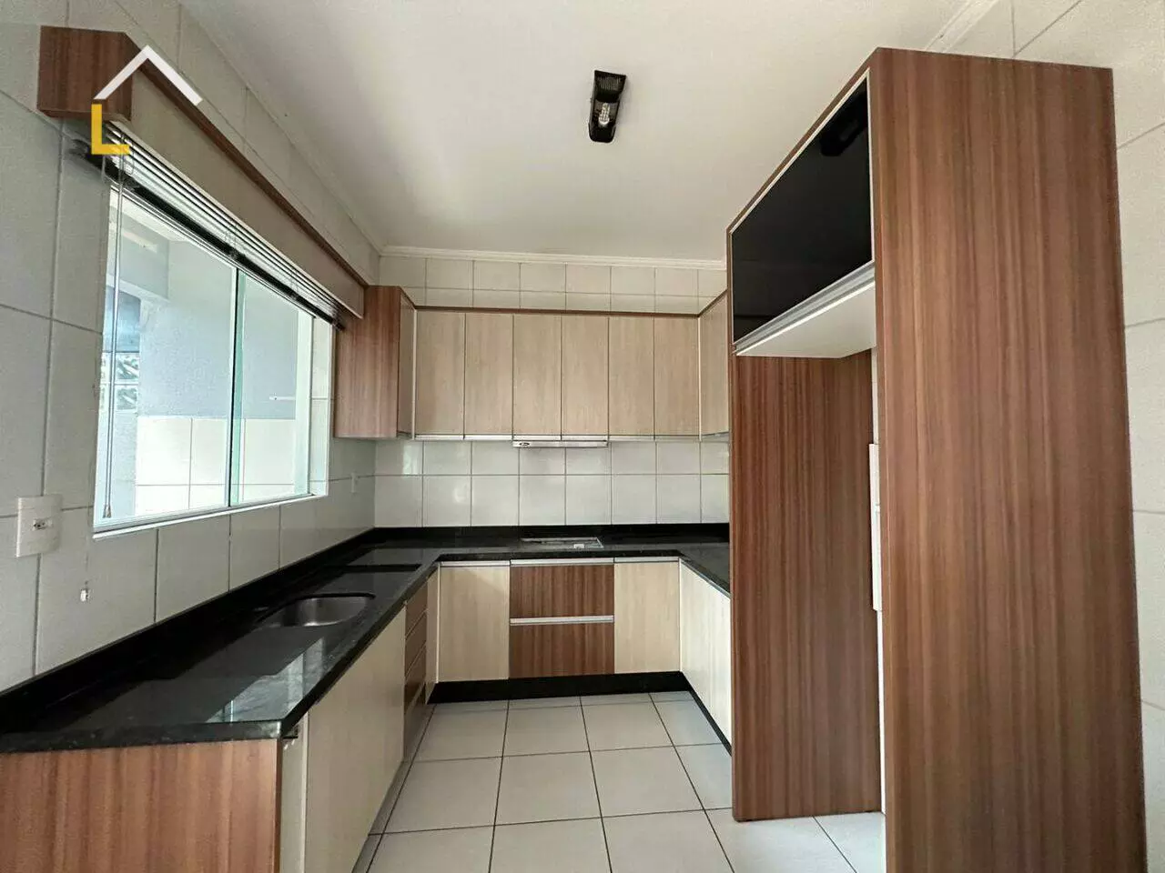Imagem Casa com 3 Quartos à Venda, 120 m²em Floresta - Joinville Imagem Casa com 3 Quartos à Venda, 120 m²em Floresta - Joinville