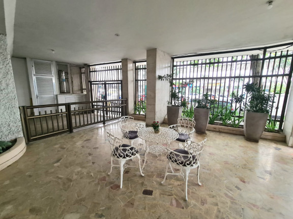 Imagem Apartamento com 2 Quartos à Venda,  em Copacabana - Rio de Janeiro