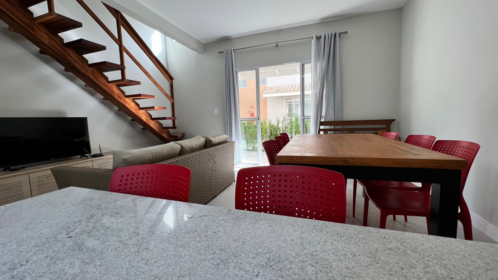 Imagem Casa de Condomínio com 2 Quartos para Alugar, 81 m²em São Lourenço - Bertioga Imagem Casa de Condomínio com 2 Quartos para Alugar, 81 m²em São Lourenço - Bertioga