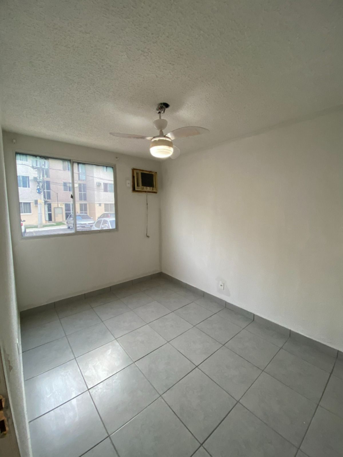 Imagem Apartamento com 2 Quartos à Venda, 47 m² em Santíssimo - Rio de Janeiro