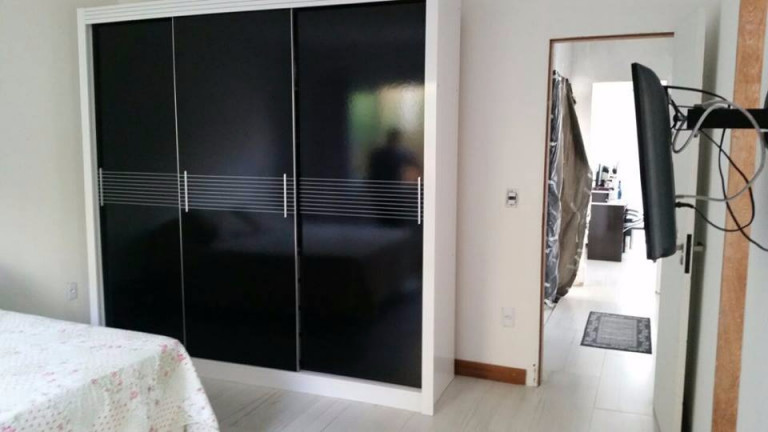 Imagem Casa de Condomínio com 3 Quartos à Venda,  em Iucas - Teresópolis