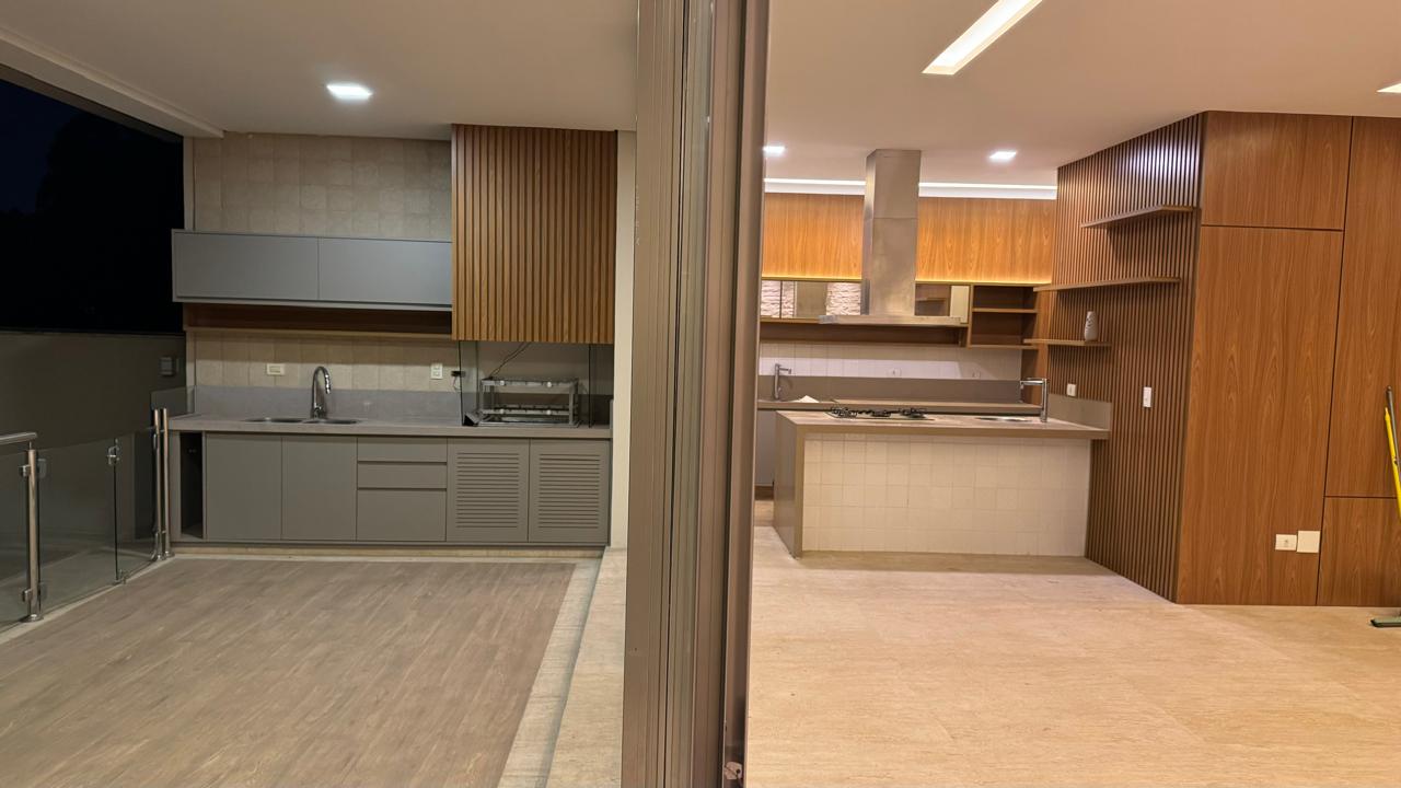 Imagem Casa com 4 Quartos à Venda, 450 m²em Tamboré - Barueri Imagem Casa com 4 Quartos à Venda, 450 m²em Tamboré - Barueri