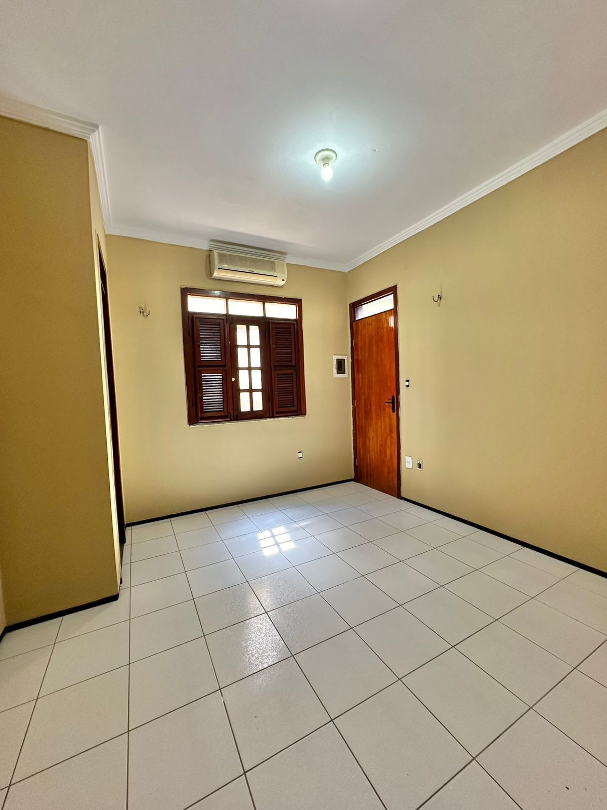 Imagem Casa de Condomínio com 4 Quartos à Venda, 134 m² em Sapiranga-Coité - Fortaleza Imagem Casa de Condomínio com 4 Quartos à Venda, 134 m² em Sapiranga-Coité - Fortaleza