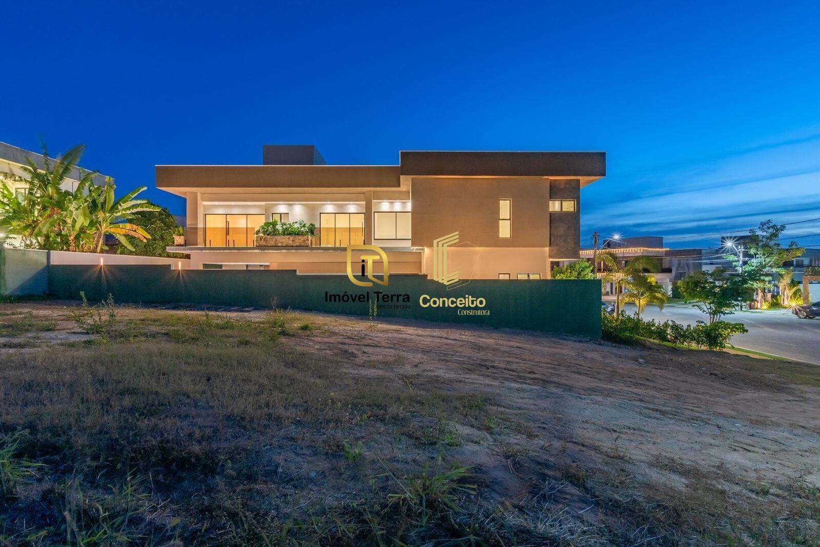 Imagem Casa de Condomínio com 5 Quartos à Venda, 356 m² em Cidade Alpha - Eusébio Imagem Casa de Condomínio com 5 Quartos à Venda, 356 m² em Cidade Alpha - Eusébio