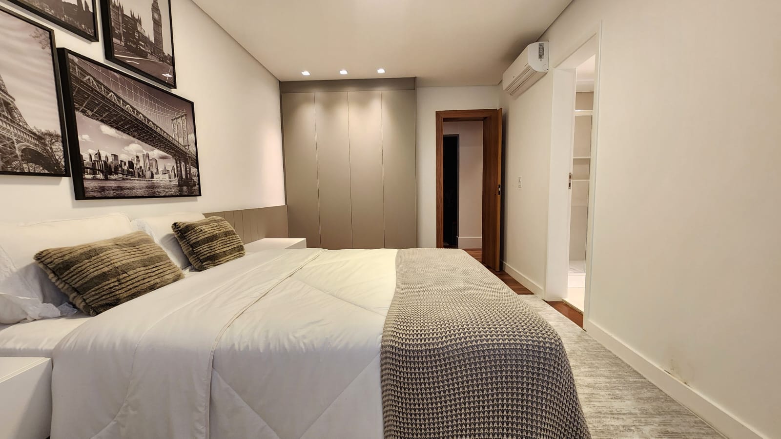 Imagem Apartamento com 4 Quartos à Venda, 297 m²em Boqueirão - Santos