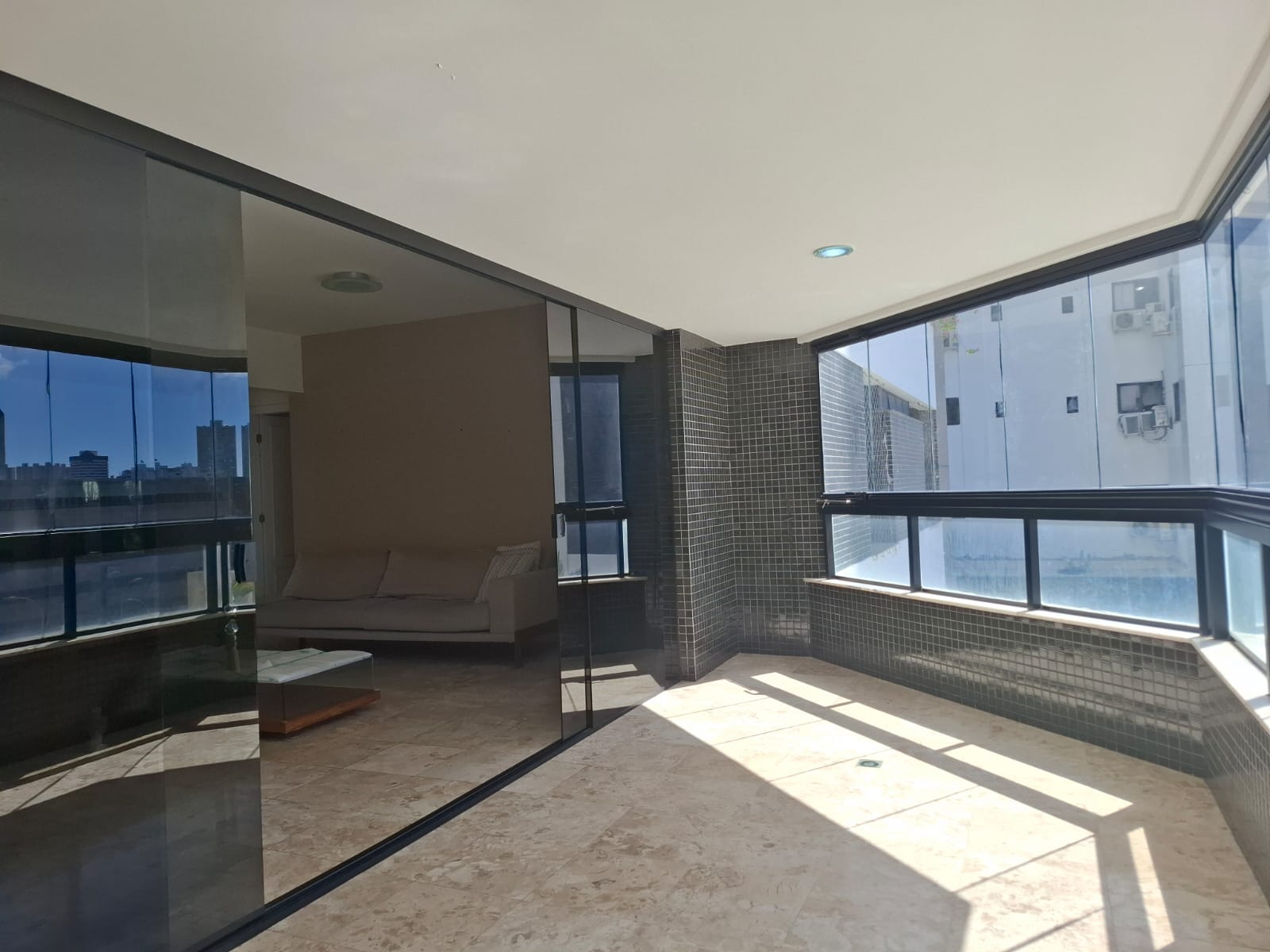 Imagem Apartamento com 4 Quartos à Venda, 224 m² em Pituba - Salvador Imagem Apartamento com 4 Quartos à Venda, 224 m² em Pituba - Salvador