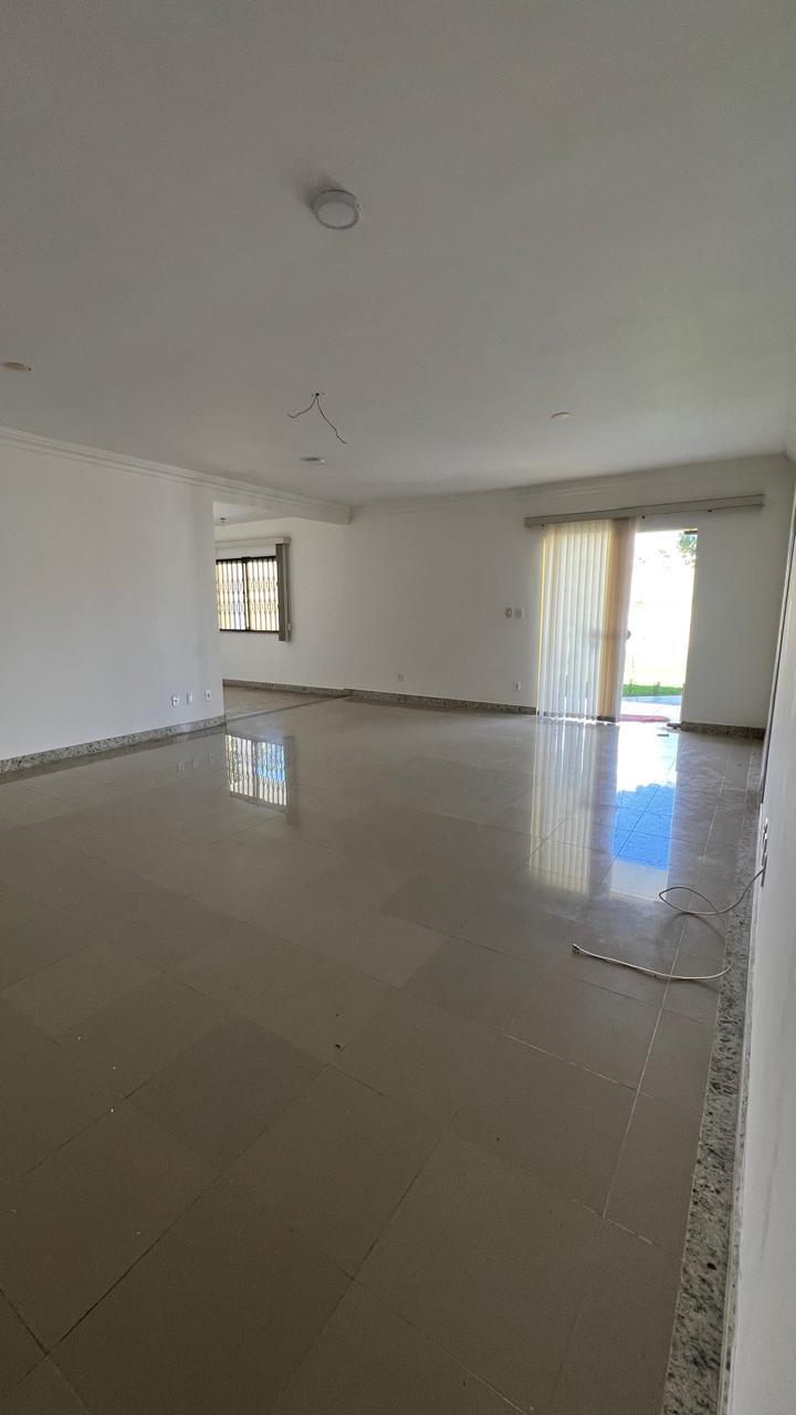 Imagem Casa de Condomínio com 3 Quartos para Alugar, 200 m²em Buraquinho - Lauro de Freitas Imagem Casa de Condomínio com 3 Quartos para Alugar, 200 m²em Buraquinho - Lauro de Freitas