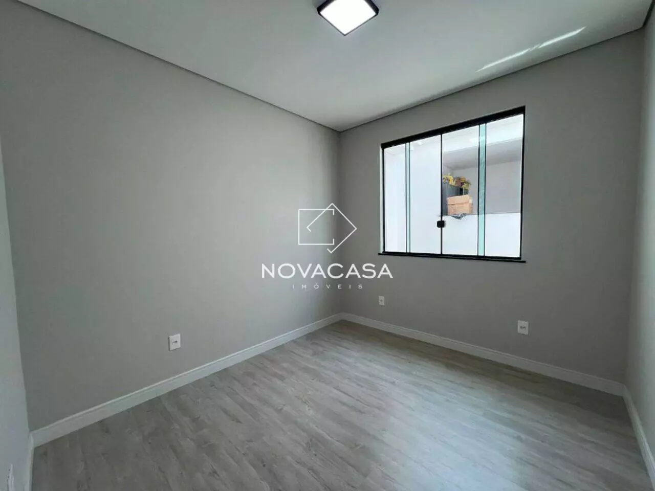 Imagem Casa com 4 Quartos à Venda, 150 m² em Planalto - Belo Horizonte Imagem Casa com 4 Quartos à Venda, 150 m² em Planalto - Belo Horizonte