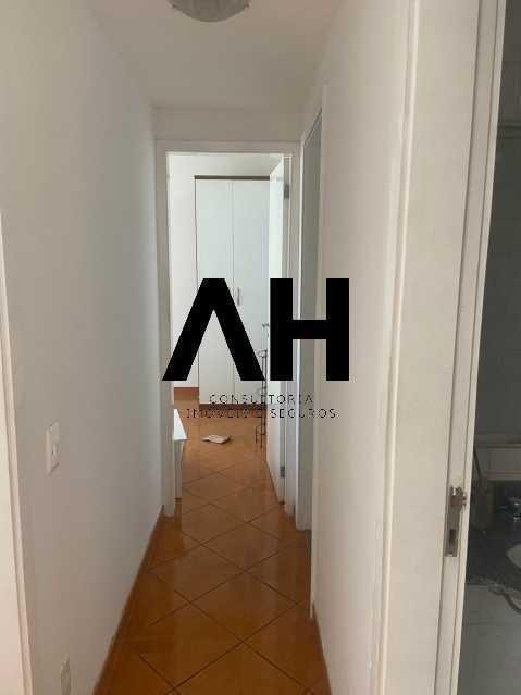 Imagem Apartamento com 2 Quartos à Venda, em Laranjeiras - Rio de Janeiro