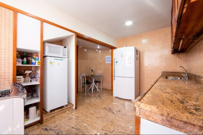 Imagem Casa de Condomínio com 4 Quartos à Venda, 150 m² em Alto - Teresópolis