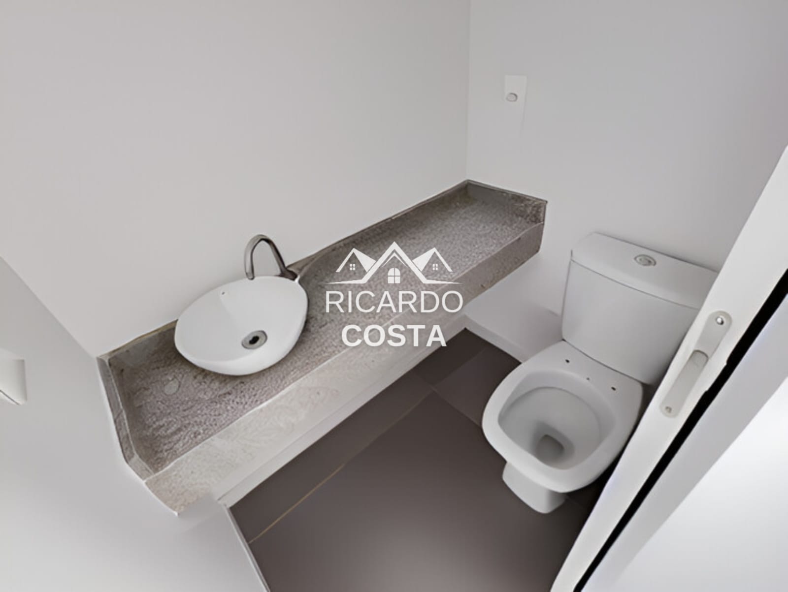 Imagem Cobertura com 2 Quartos à Venda ou Locação, 190 m² em Humaitá - Rio de Janeiro Imagem Cobertura com 2 Quartos à Venda ou Locação, 190 m² em Humaitá - Rio de Janeiro