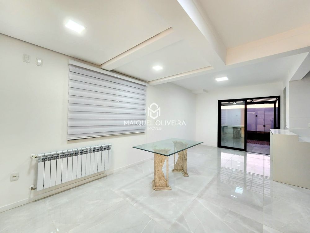 Imagem Casa de Condomínio com 3 Quartos para Alugar, 300 m²em Tomazetti - Santa Maria