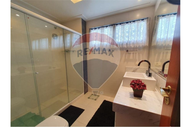 Imagem Apartamento com 3 Quartos à Venda, 215 m² em Santa Rosa - Niterói