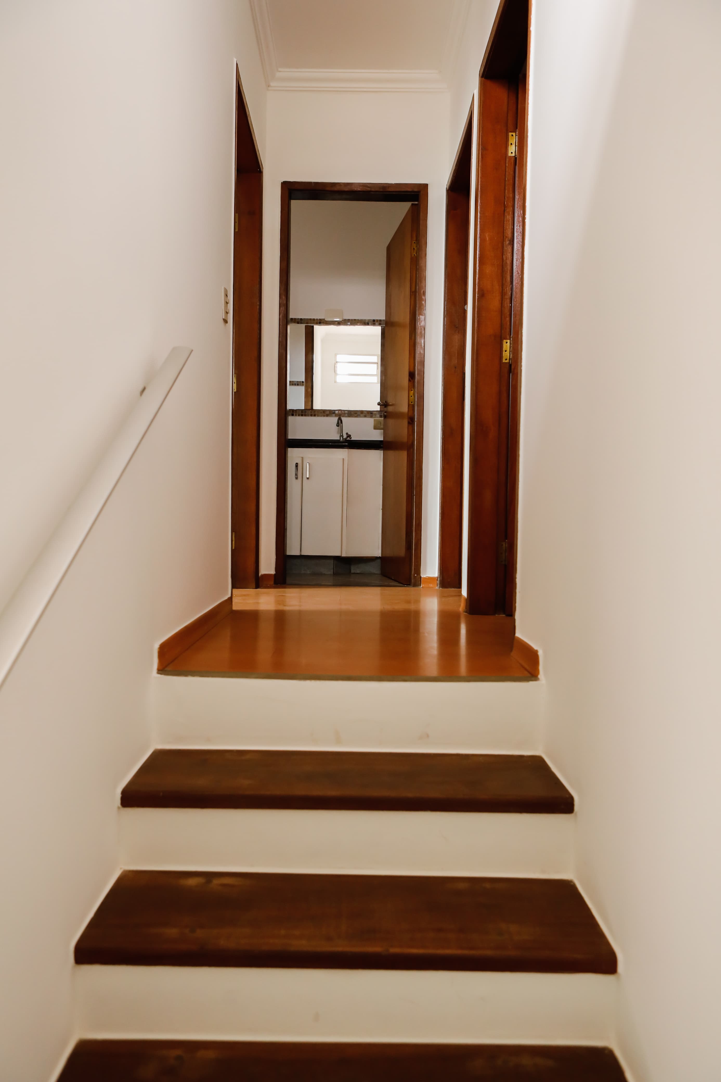 Imagem Sobrado com 3 Quartos à Venda ou Temporada, 160 m²em Jardim Guararapes - Londrina