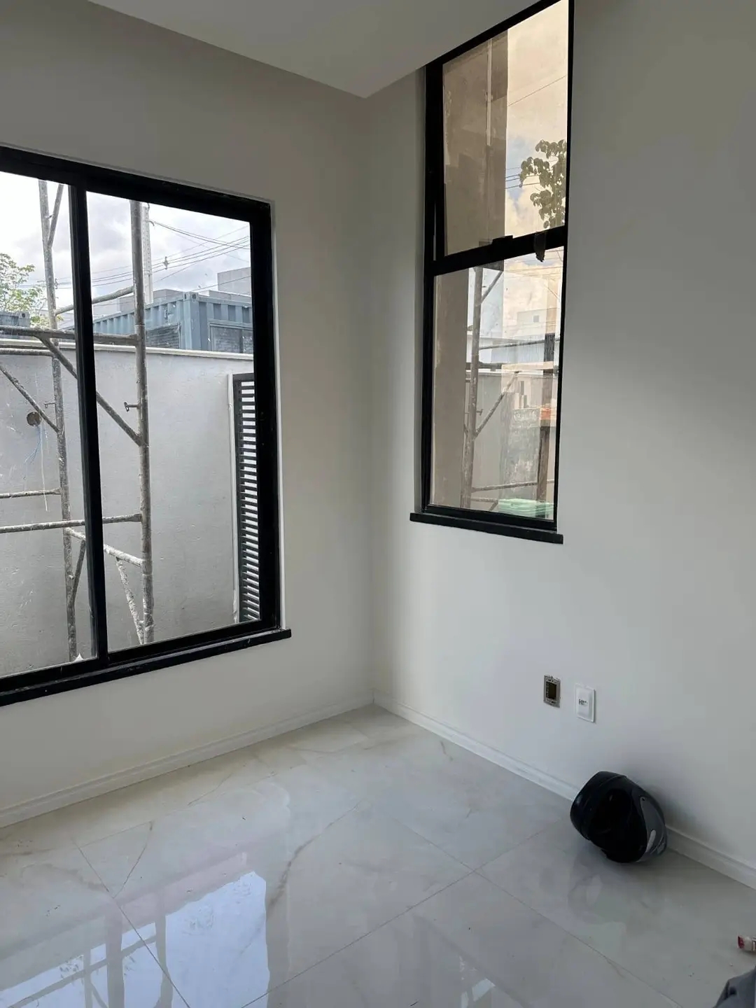 Imagem Casa de Condomínio com 3 Quartos à Venda, 147 m²em Alphaville  - Eusebio 