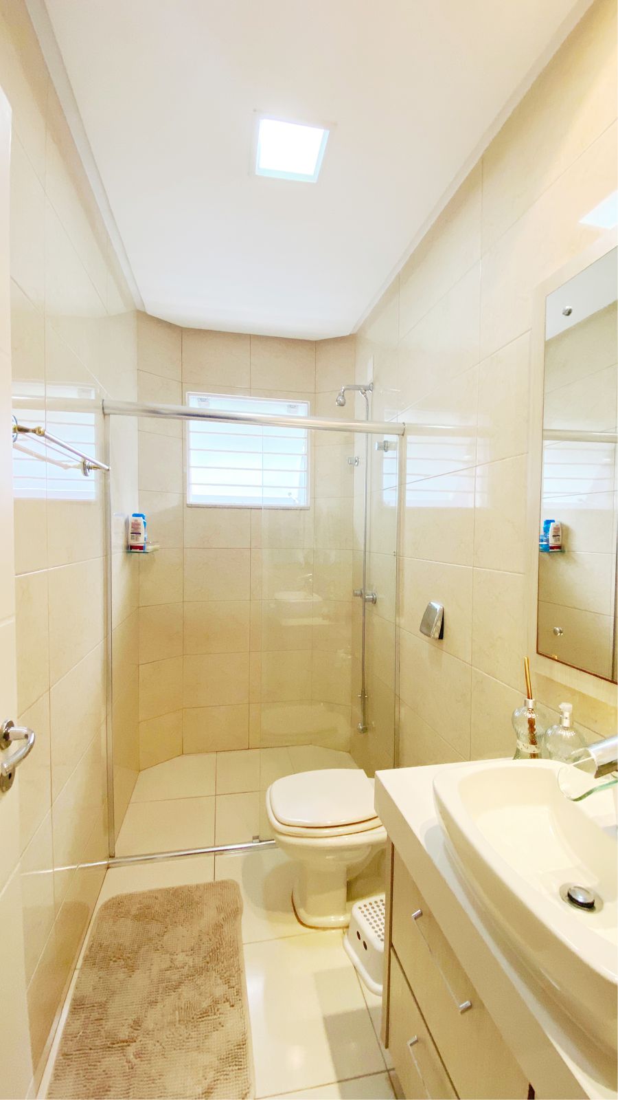 Imagem Casa com 3 Quartos à Venda, 163 m²em Lote Seis - Criciúma Imagem Casa com 3 Quartos à Venda, 163 m²em Lote Seis - Criciúma