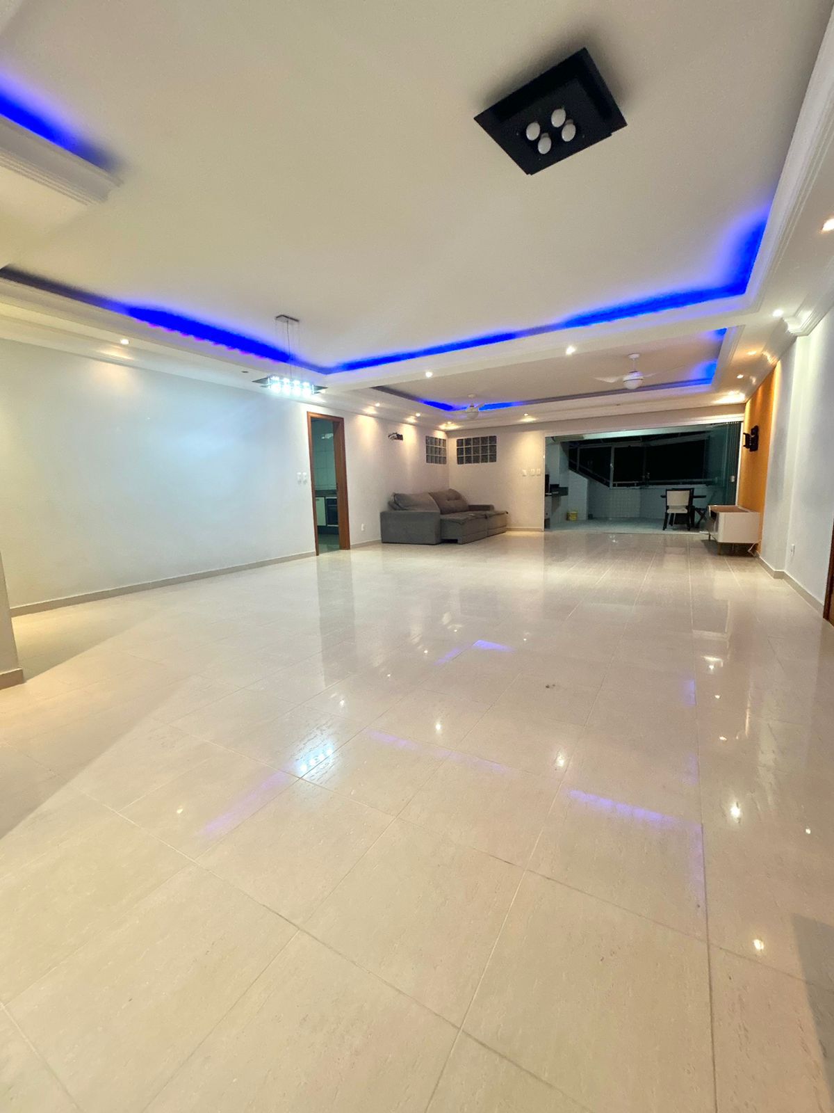 Imagem Apartamento com 3 Quartos à Venda, 295 m²em Canto do Forte - Praia Grande Imagem Apartamento com 3 Quartos à Venda, 295 m²em Canto do Forte - Praia Grande