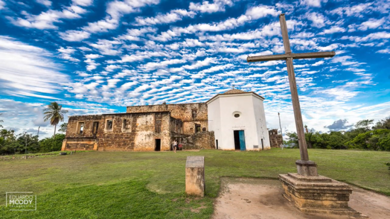 Imagem Casa de Condomínio com 2 Quartos à Venda,  em Praia do Forte - Mata de São João