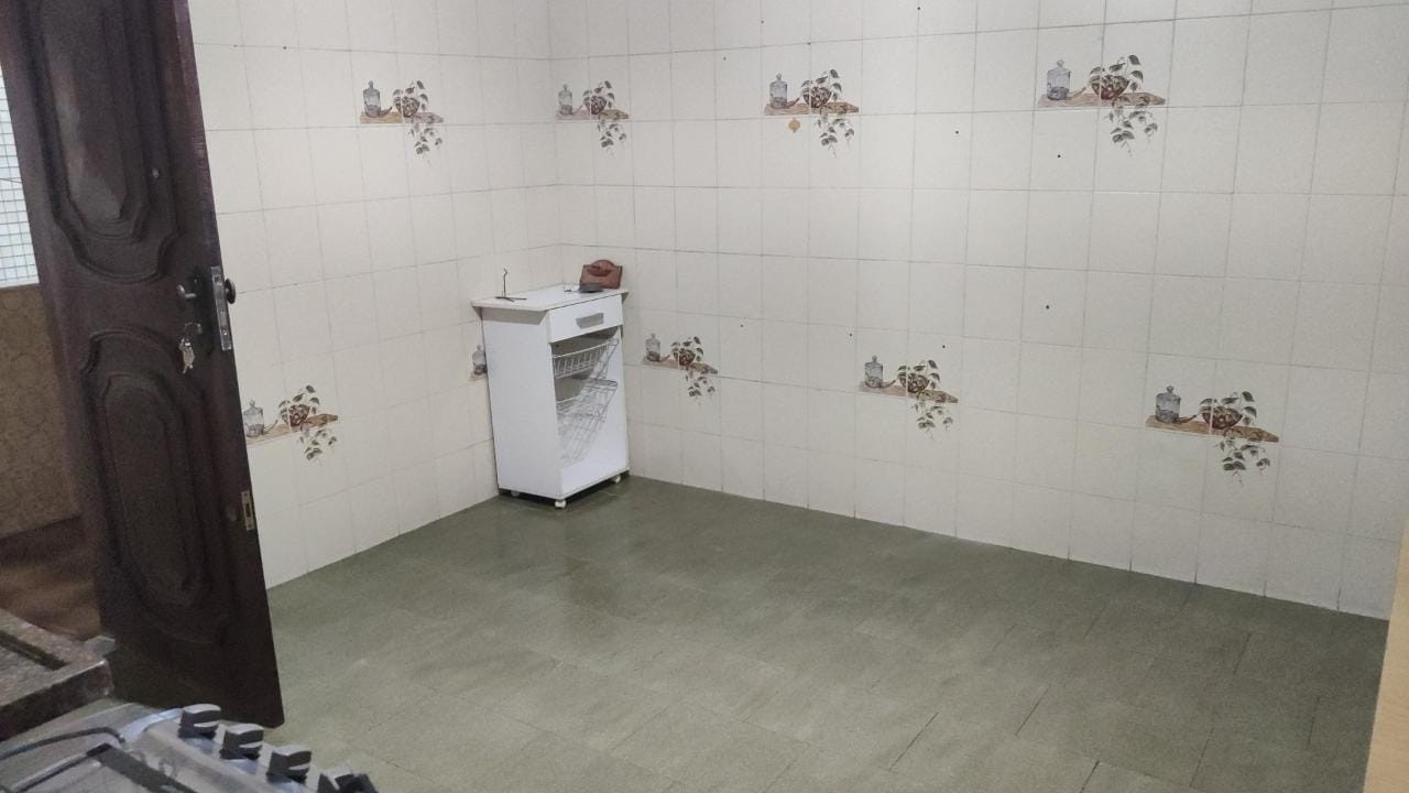 Imagem Casa com 2 Quartos para Alugar, 130 m²em Jardim Guanabara - Rio de Janeiro