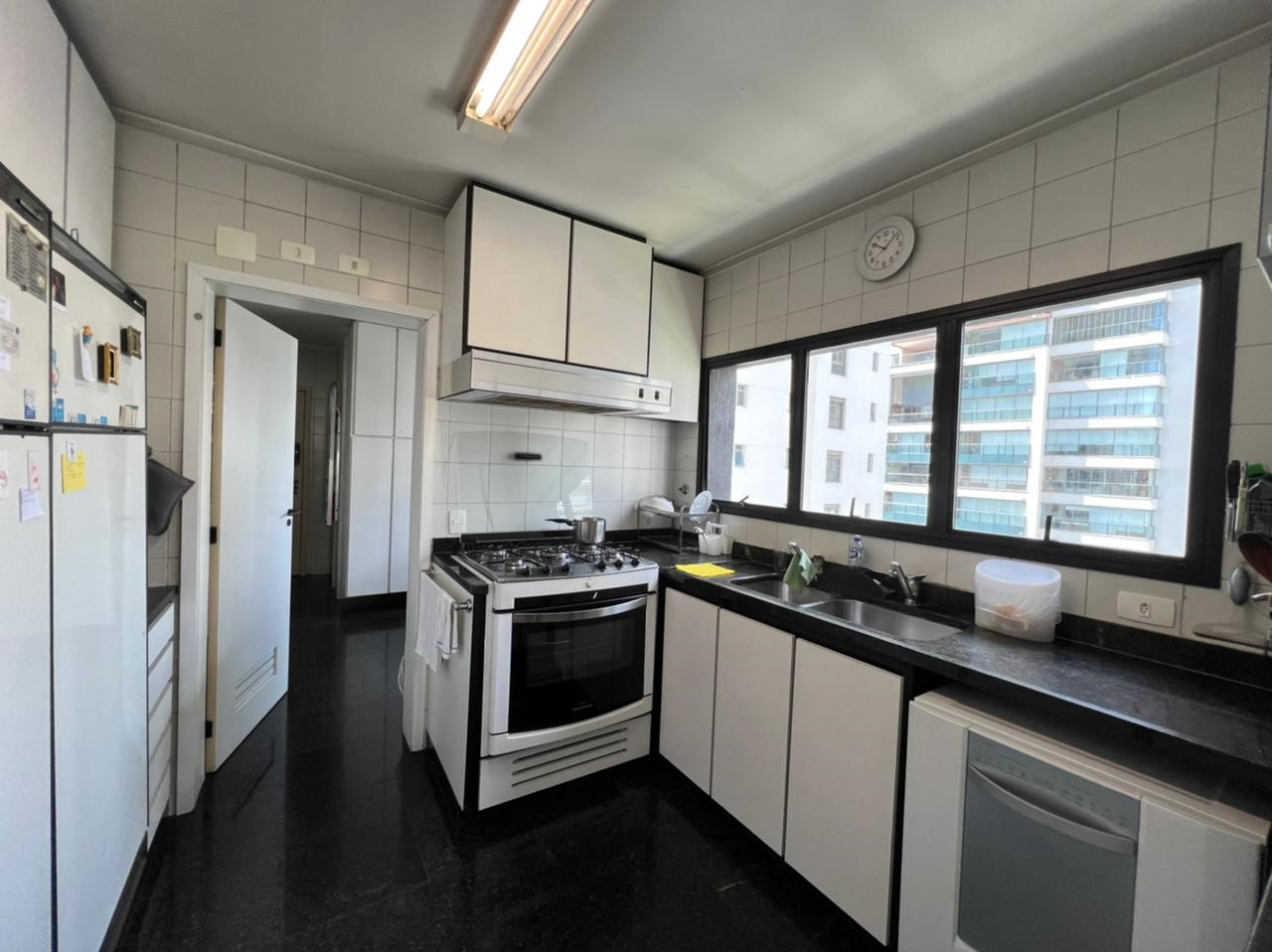 Imagem Apartamento com 4 Quartos à Venda, 220 m²em Itaim Bibi - São Paulo Imagem Apartamento com 4 Quartos à Venda, 220 m²em Itaim Bibi - São Paulo