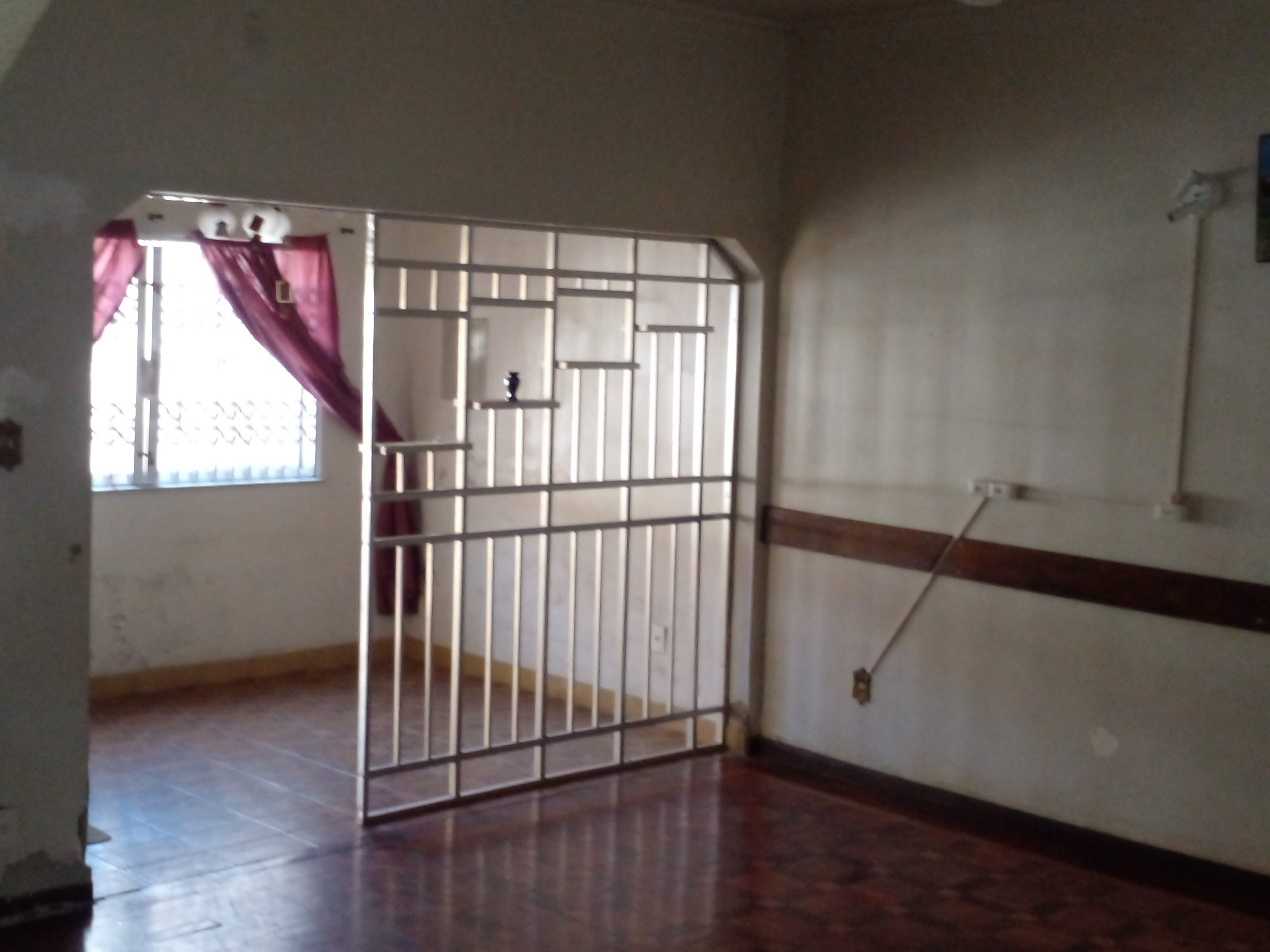 Imagem Sobrado com 3 Quartos à Venda, 254 m²em Centro - Mogi das Cruzes Imagem Sobrado com 3 Quartos à Venda, 254 m²em Centro - Mogi das Cruzes
