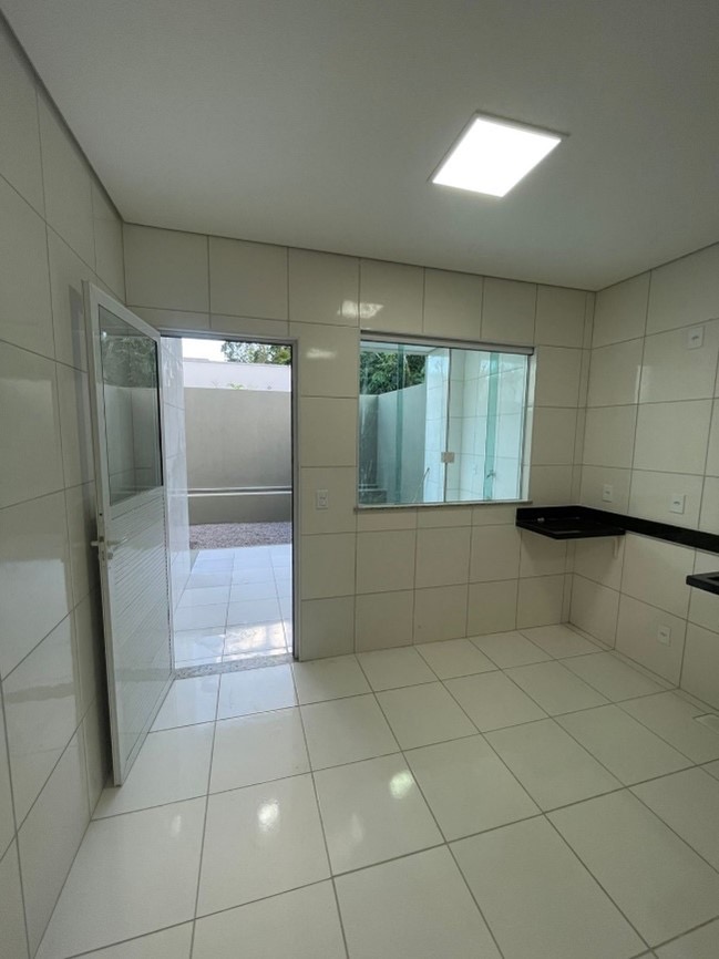 Imagem Casa de Condomínio com 3 Quartos à Venda ou Locação, 172 m²em Ponta Negra - Manaus