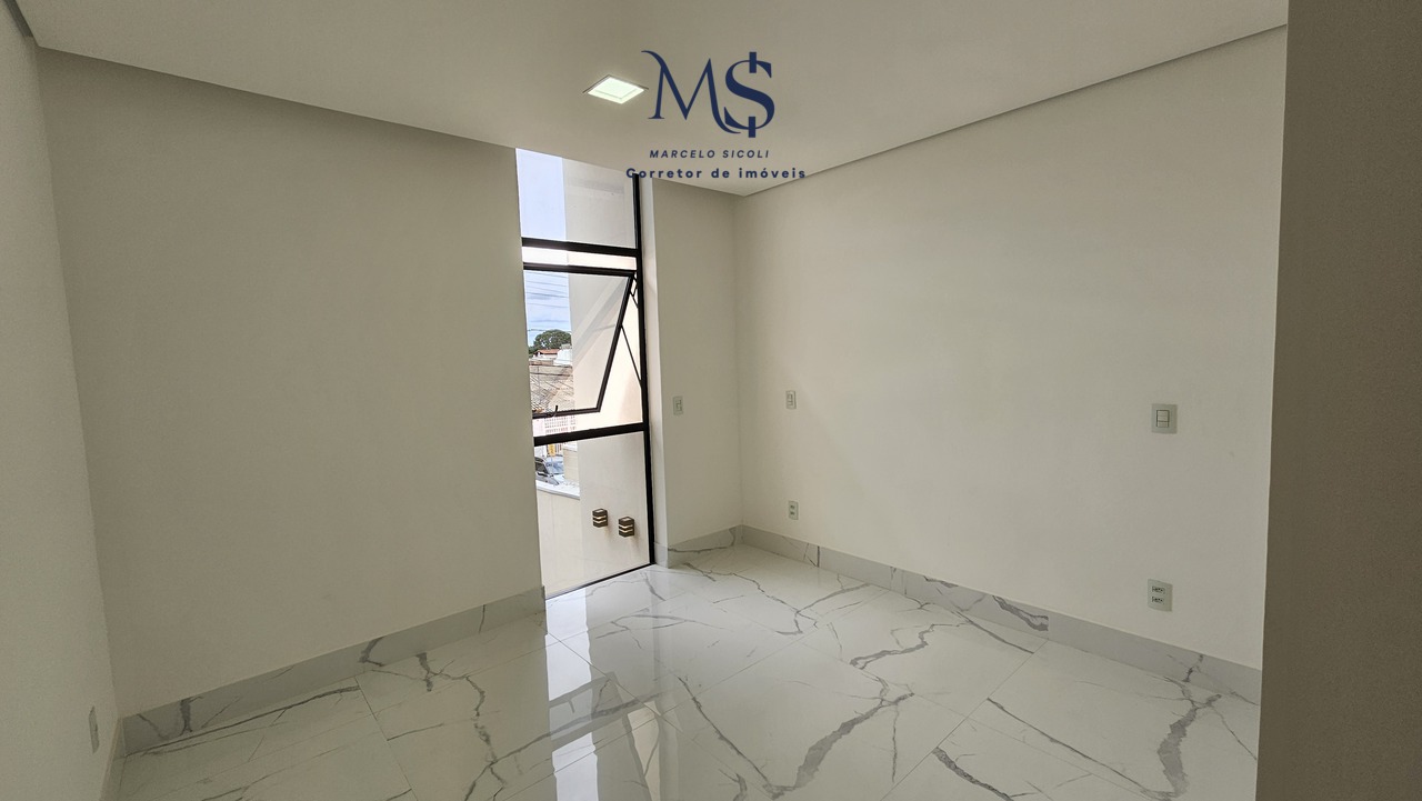 Imagem Sobrado com 4 Quartos à Venda, 270 m²em Guará II - Brasília Imagem Sobrado com 4 Quartos à Venda, 270 m²em Guará II - Brasília