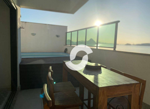 Imagem Cobertura com 3 Quartos à Venda, 200 m² em Charitas - Niterói