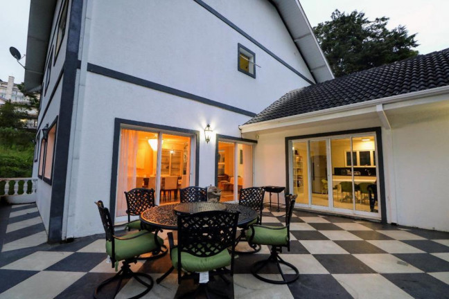 Imagem Casa com 5 Quartos à Venda, 500 m² em LOTM - Campos do Jordão