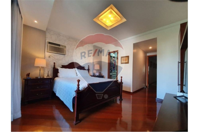 Imagem Apartamento com 3 Quartos à Venda, 215 m² em Santa Rosa - Niterói
