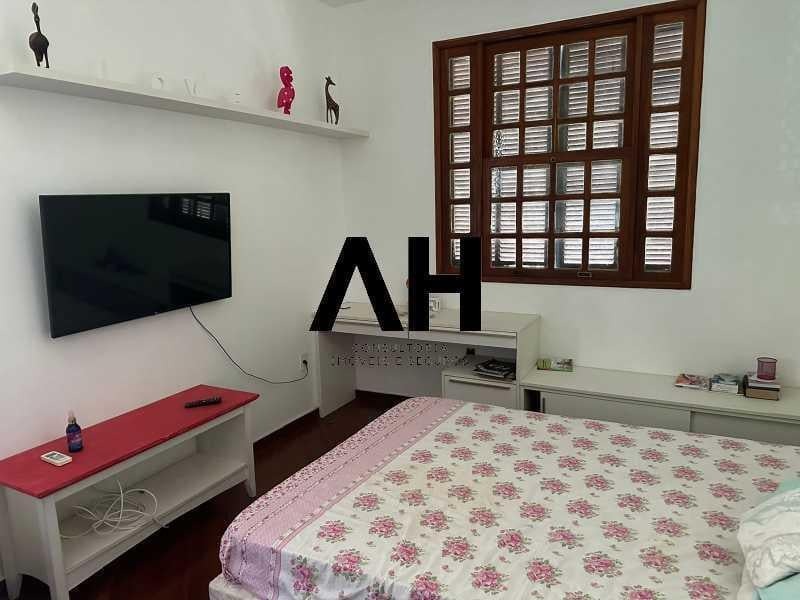 Imagem Casa com 4 Quartos à Venda, em Muriqui - Niterói Imagem Casa com 4 Quartos à Venda, em Muriqui - Niterói