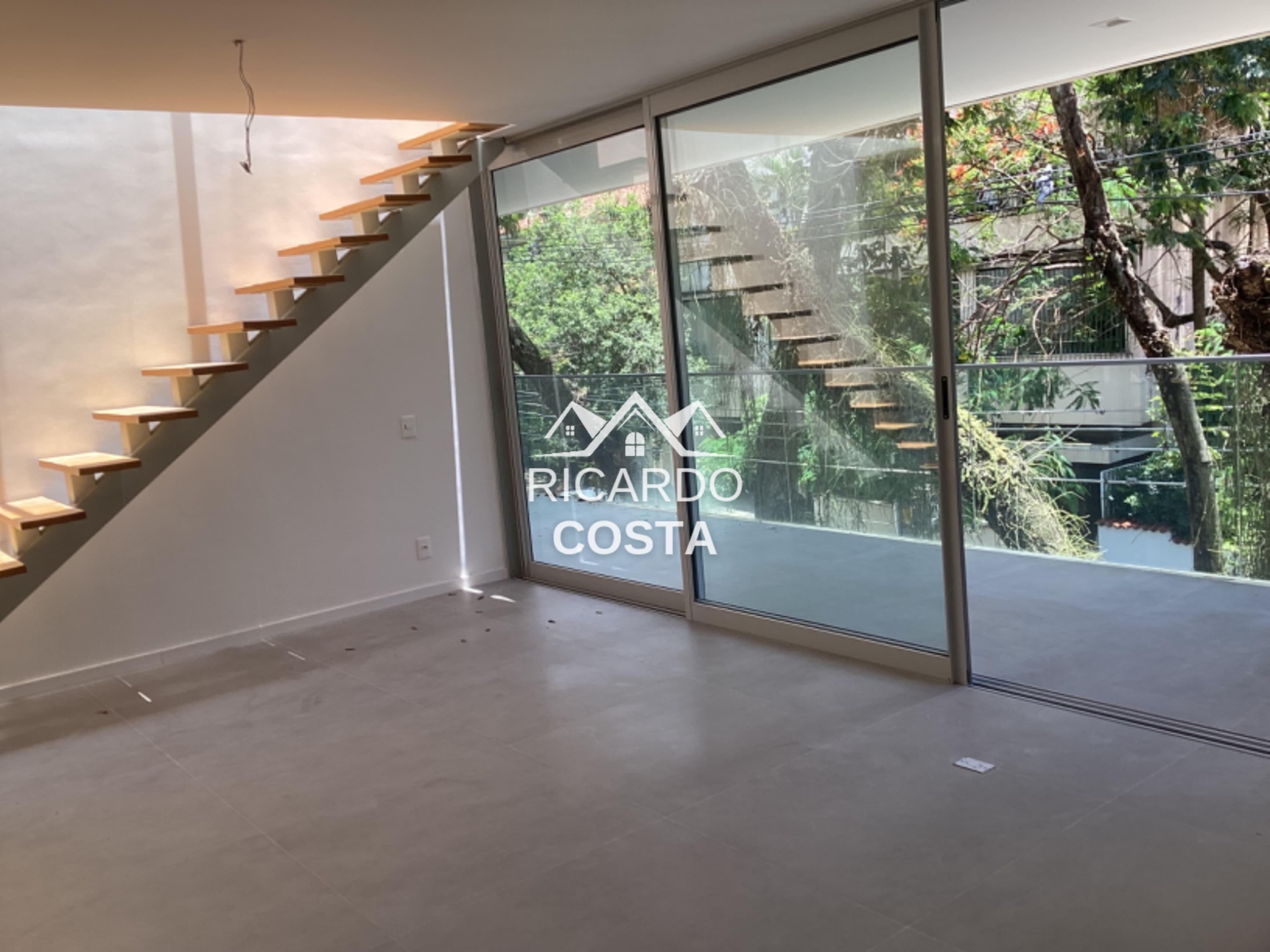 Imagem Cobertura com 2 Quartos à Venda ou Locação, 190 m² em Humaitá - Rio de Janeiro Imagem Cobertura com 2 Quartos à Venda ou Locação, 190 m² em Humaitá - Rio de Janeiro