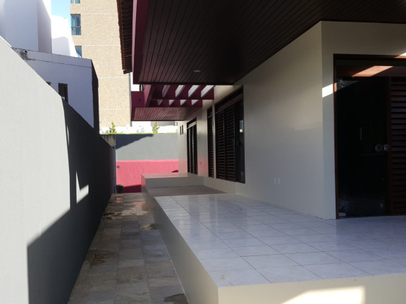 Imagem Casa com 4 Quartos à Venda,  em João Agripino - João Pessoa