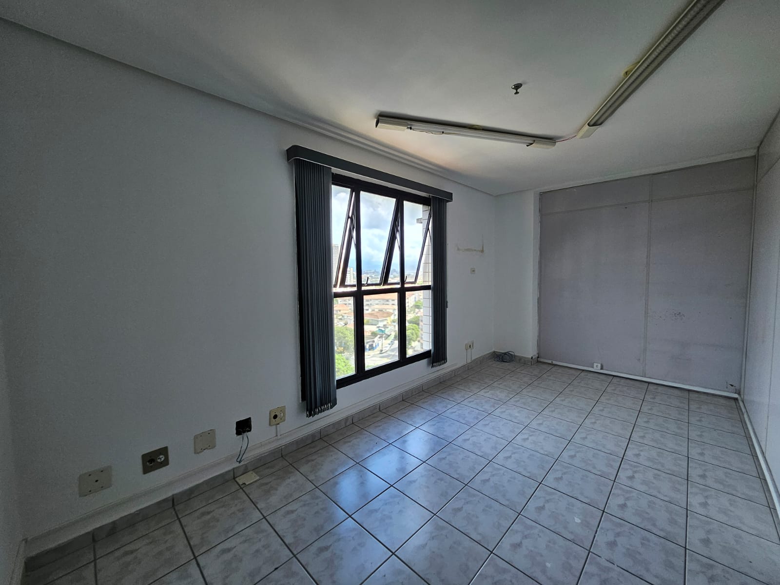 Imagem Sala Comercial à Venda, 80 m² em - Imagem Sala Comercial à Venda, 80 m² em -