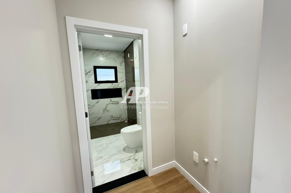 Imagem Casa com 3 Quartos à Venda ou Temporada, 210 m²em Contorno - Ponta Grossa Imagem Casa com 3 Quartos à Venda ou Temporada, 210 m²em Contorno - Ponta Grossa