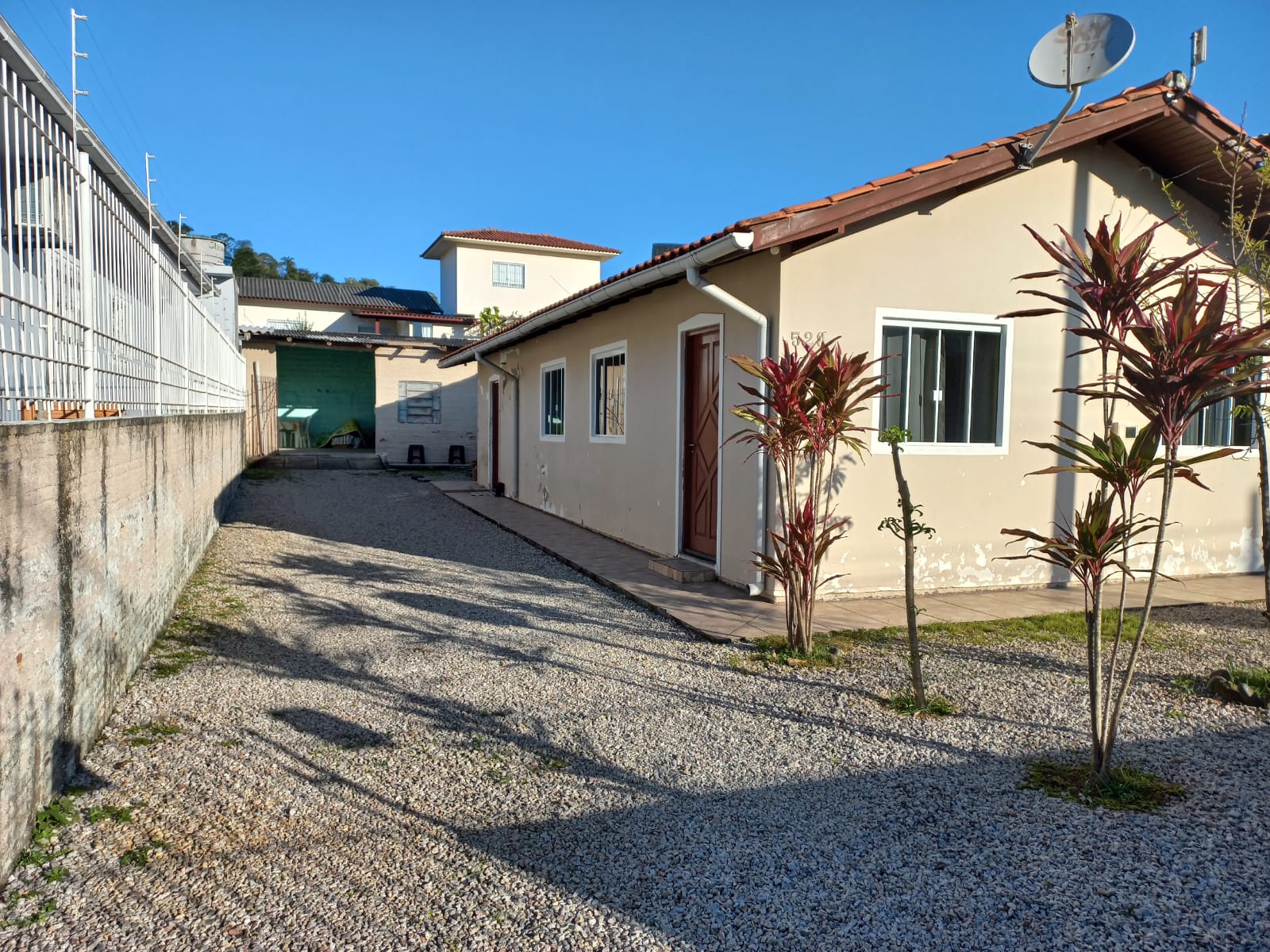 Imagem Casa com 3 Quartos à Venda, 160 m²em Fundos - Biguaçu