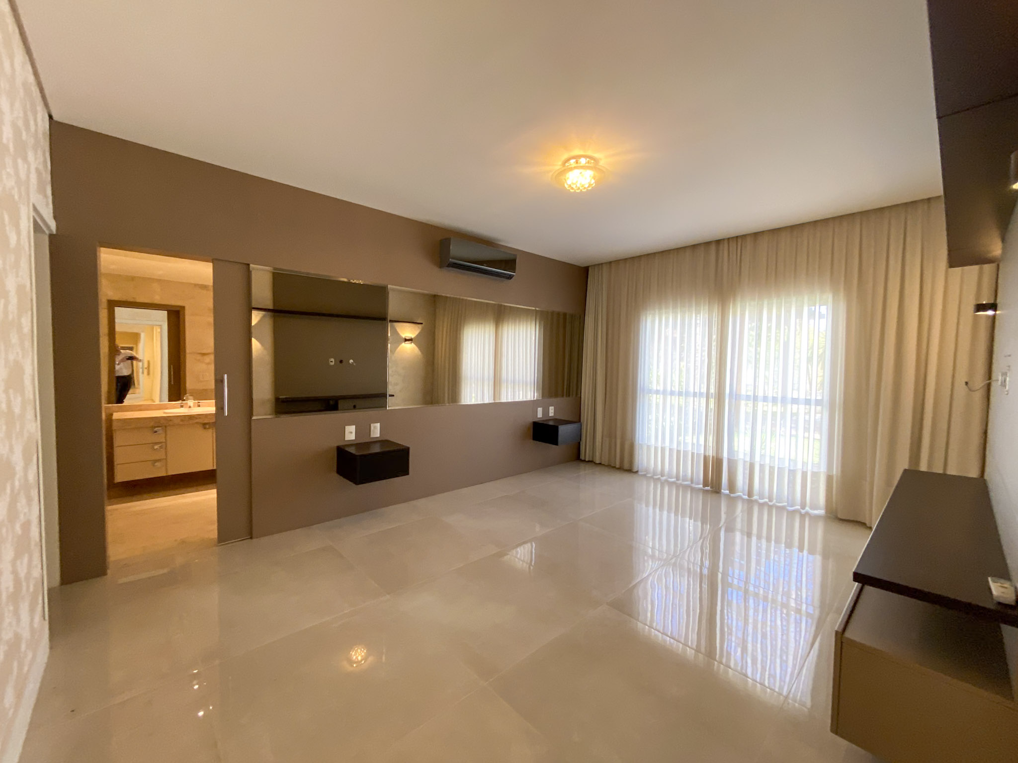 Imagem Casa de Condomínio com 4 Quartos à Venda ou Locação, 510 m²em Park Way - Brasília