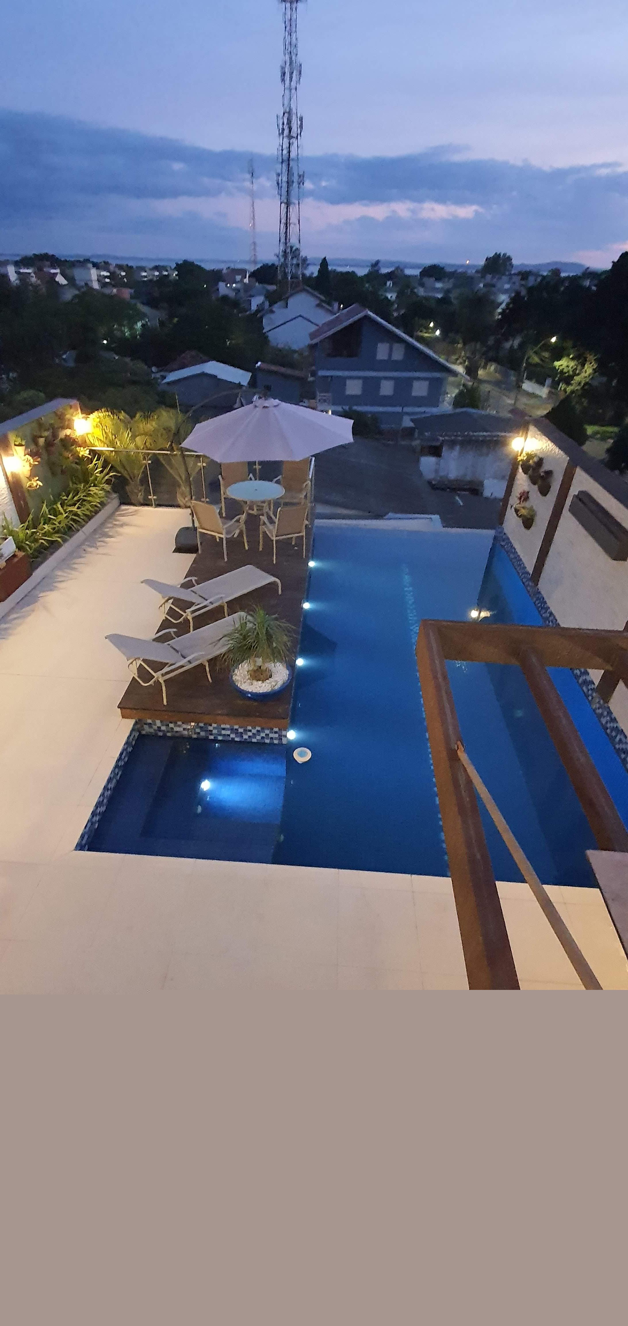 Imagem Casa com 4 Quartos à Venda, 600 m²em Pedra Redonda - Porto Alegre Imagem Casa com 4 Quartos à Venda, 600 m²em Pedra Redonda - Porto Alegre