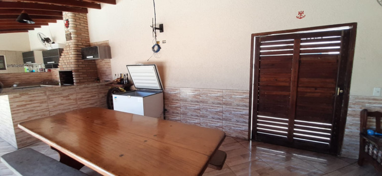 Imagem Sobrado com 3 Quartos à Venda, 300 m² em Parque Balneário Maria Helena - Caraguatatuba