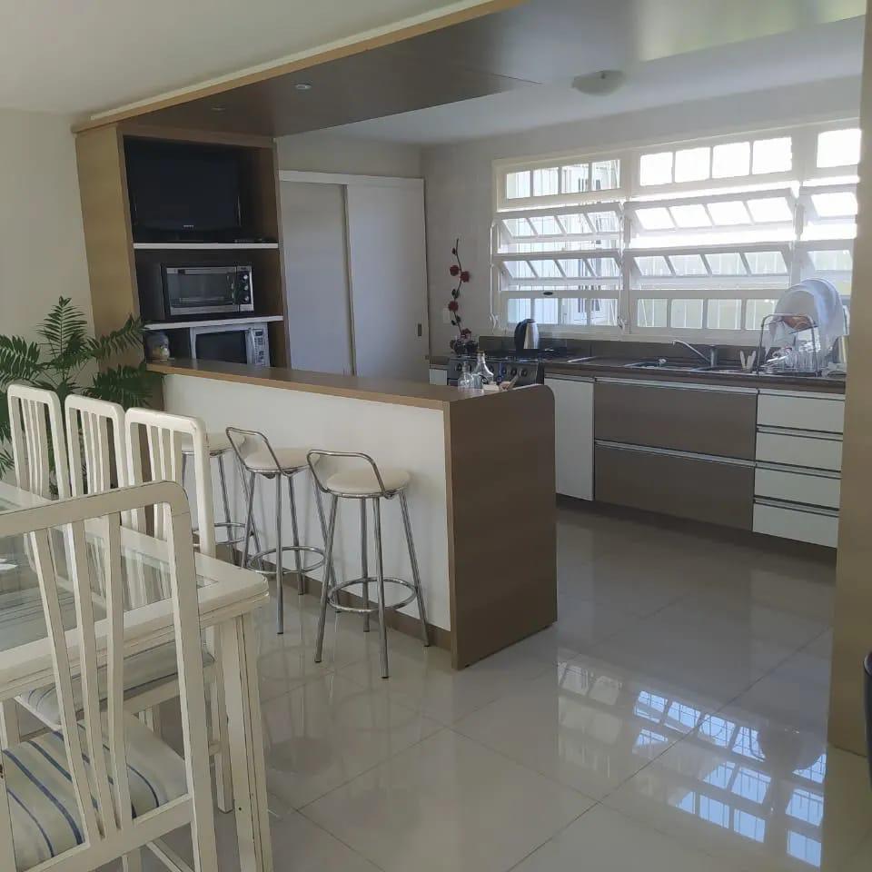 Imagem Casa com 6 Quartos à Venda, 276 m²em Santa Mônica - Florianópolis