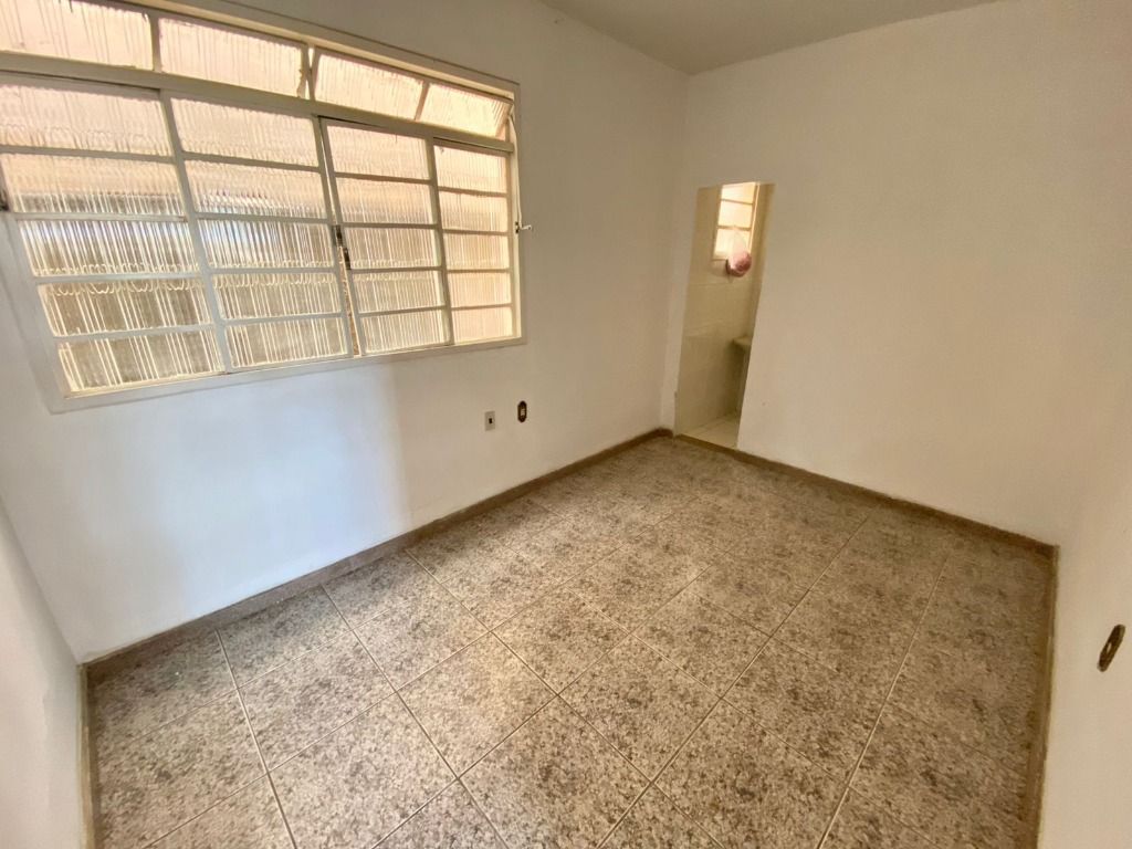 Imagem Casa com 2 Quartos à Venda, 110 m² em Planalto - Belo Horizonte Imagem Casa com 2 Quartos à Venda, 110 m² em Planalto - Belo Horizonte