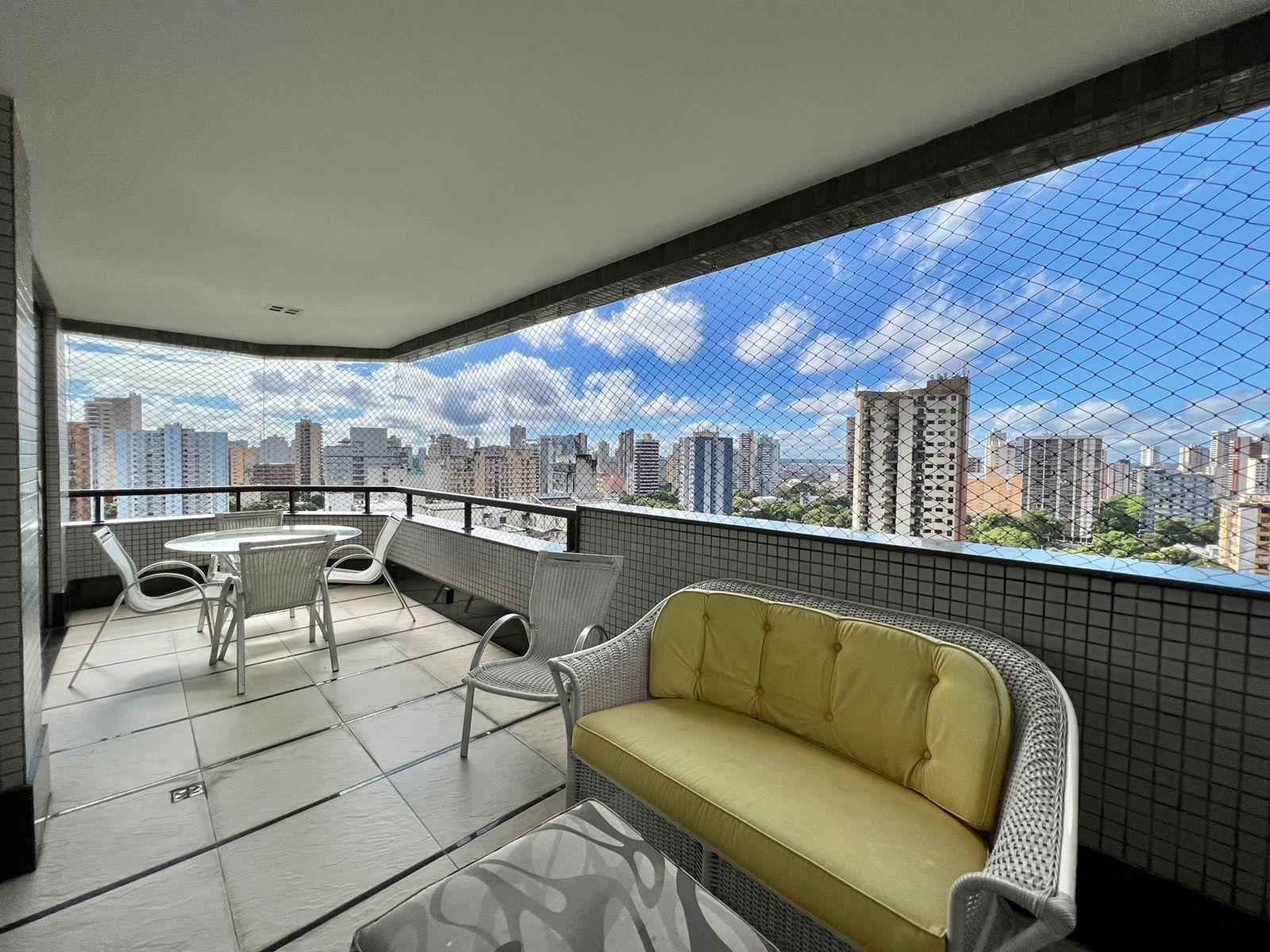 Imagem Apartamento com 3 Quartos à Venda, 240 m²em Nazaré - Belém Imagem Apartamento com 3 Quartos à Venda, 240 m²em Nazaré - Belém