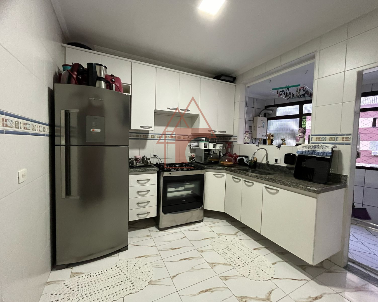 Imagem Apartamento com 2 Quartos à Venda, 98 m² em Encruzilhada - Santos