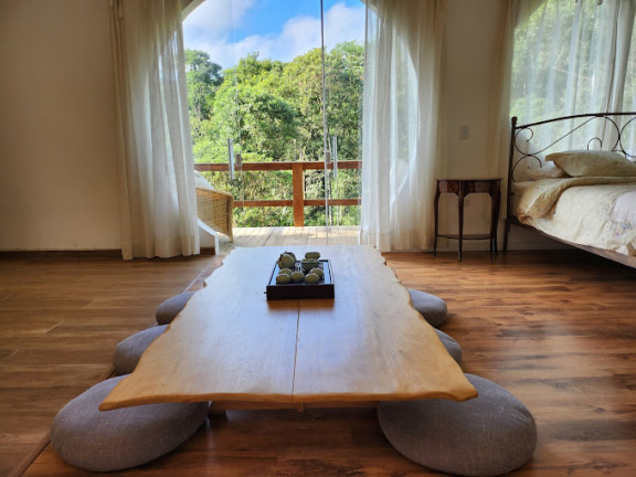 Imagem Chácara com 8 Quartos à Venda,  em Jardim Santa Vitória (Canguera) - São Roque