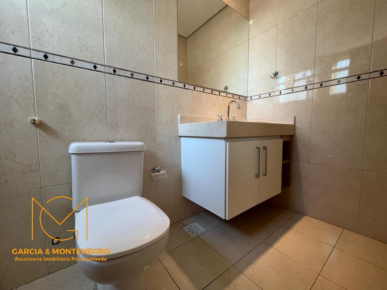 Imagem Apartamento com 3 Quartos para Alugar, 130 m²em Gonzaga - Santos