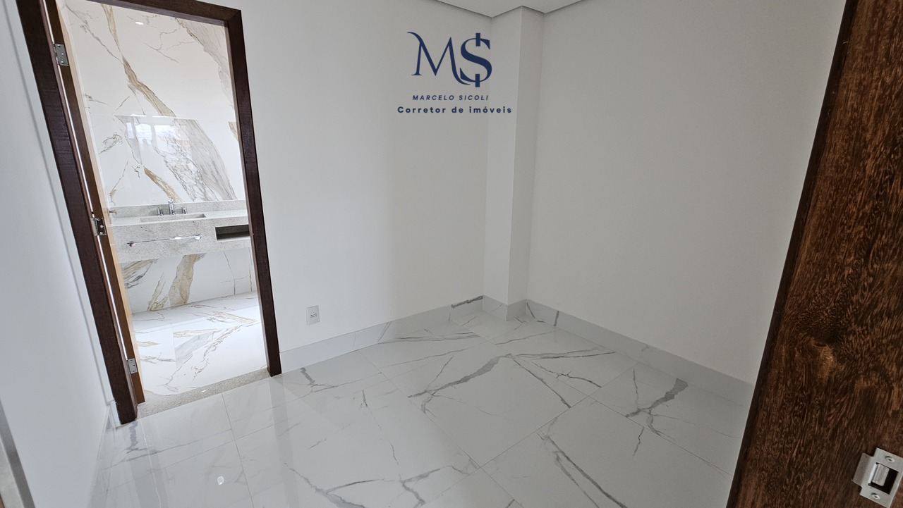 Imagem Casa com 5 Quartos à Venda, 270 m²em Guará II - Brasília