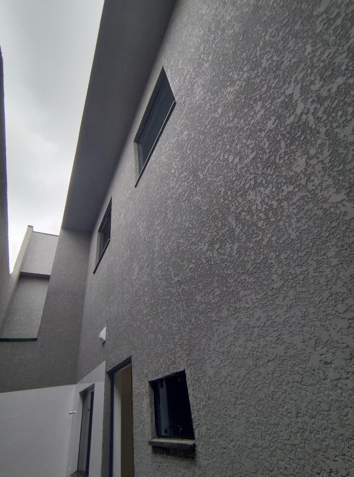 Imagem Sobrado com 3 Quartos à Venda, 96 m² em Sítio Cercado - Curitiba