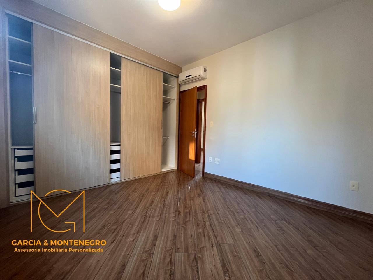 Imagem Apartamento com 3 Quartos para Alugar, 130 m²em Gonzaga - Santos