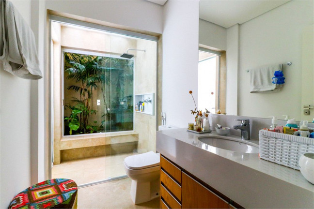 Imagem Casa de Vila com 4 Quartos à Venda, 250 m² em Vila Nova Conceição - São Paulo